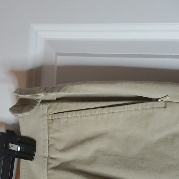 L.L.Bean Khaki Capri  Sz. 10P, 5/$50 - Picture 5 of 7